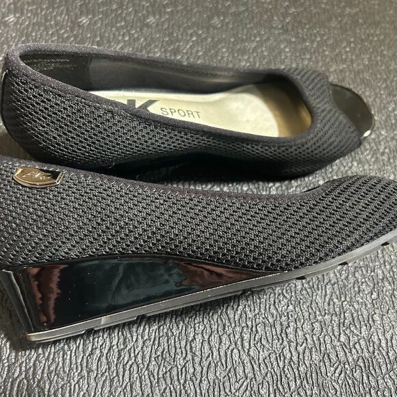 Ann Klein black wedge heels with open toe - Picture 2 of 3
